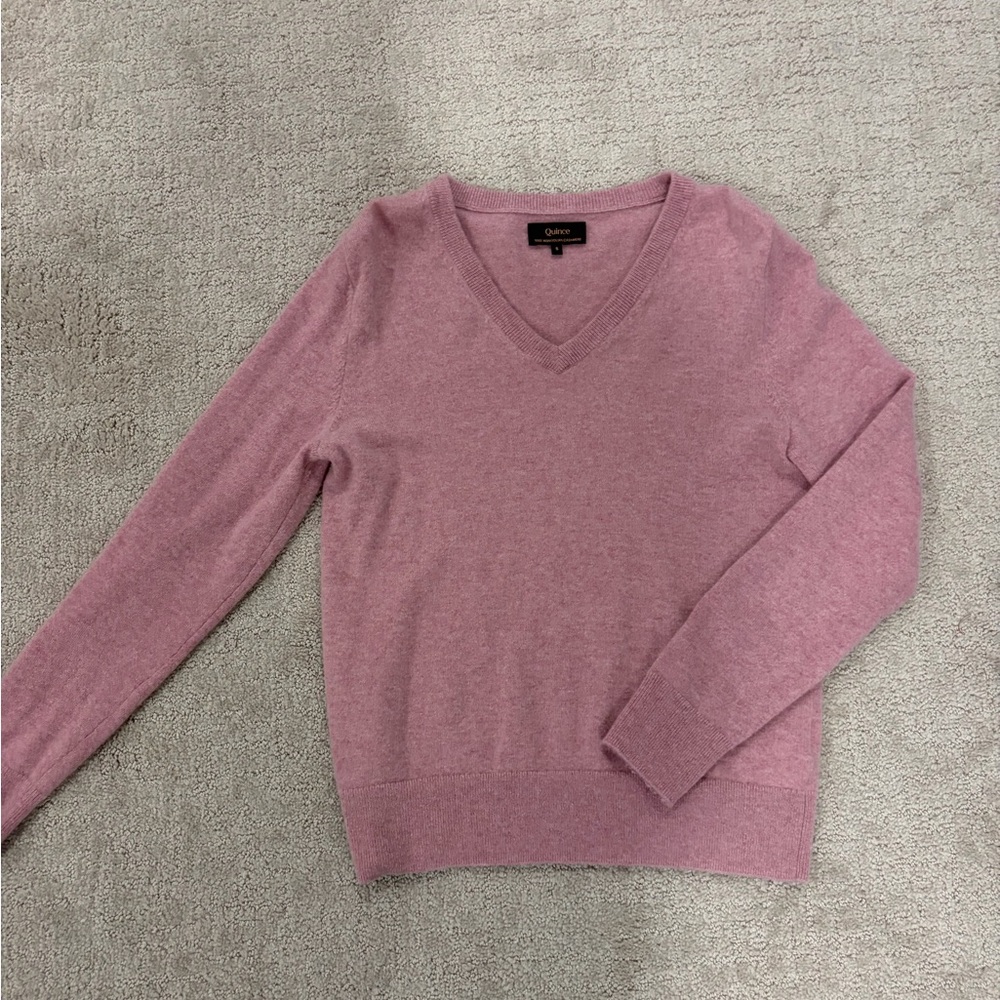 Quince Dusty Rose Cashmere V-Neck Sweater